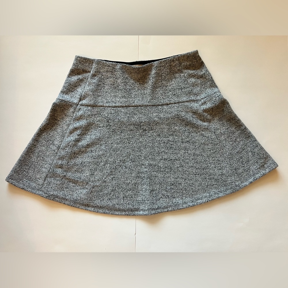 LOFT GREY FLARED SKIRT, SZ MEDIUM